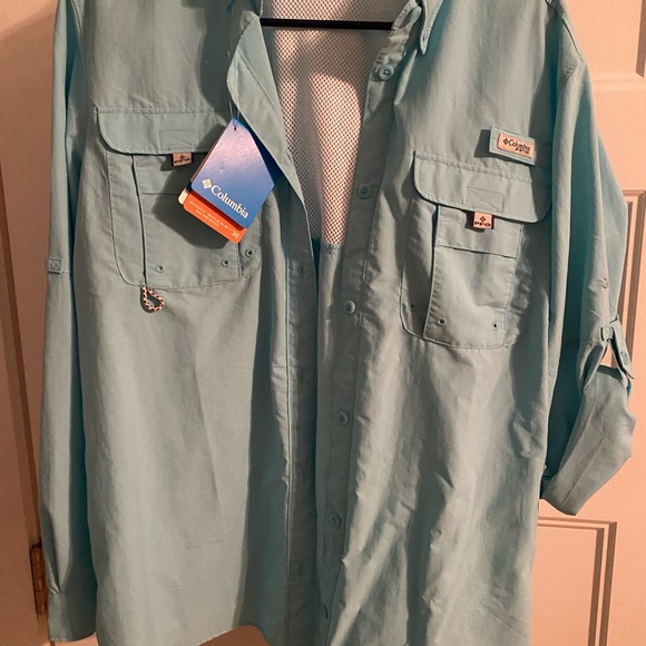 Columbia Tops - New Columbia shirt large teal